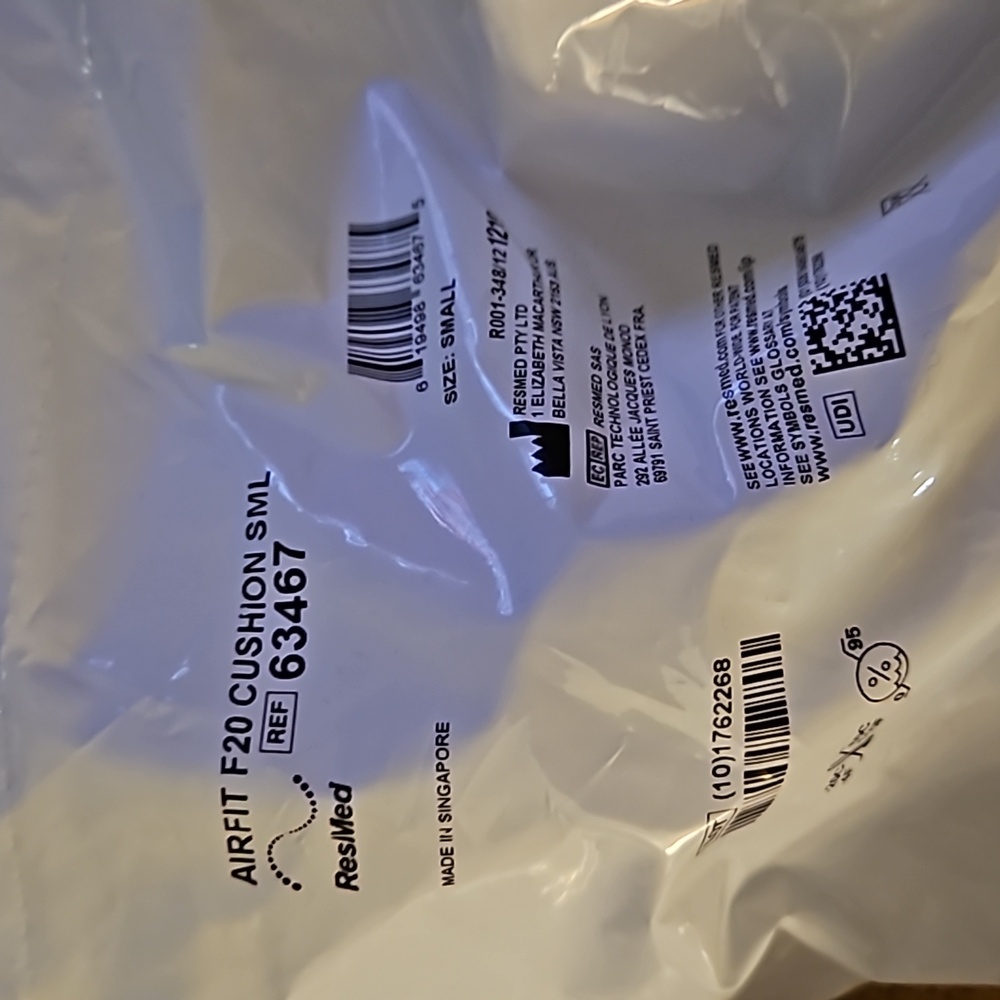 Lot of 3- F20 Small Full Face Seal.NEW IN ORIGINAL PACKAGING